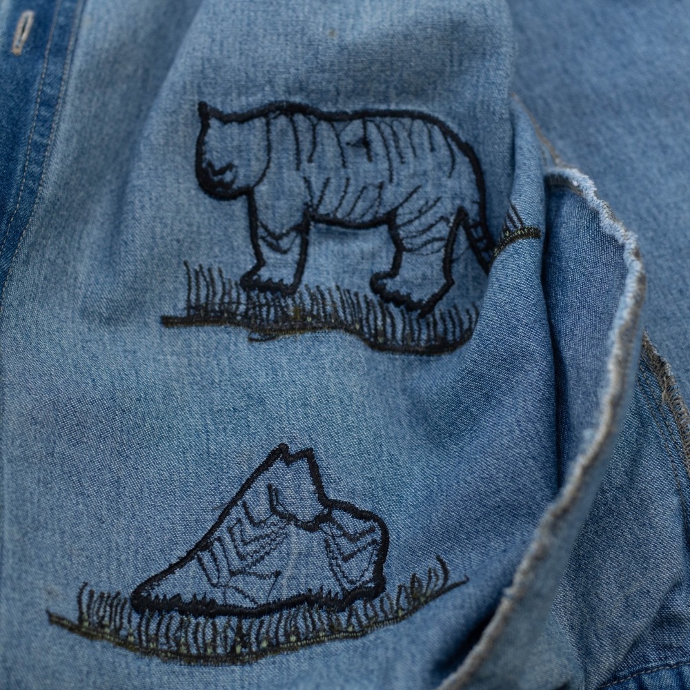 Vtg Tantrums Denim Jacket Womens XL Tiger Embroidered Velvet Collar Safari India - Picture 9 of 12